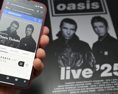 score-oasis-reunion-tour-tickets-at-face-value-only-on-official-sites-–-no-reselling-allowed!