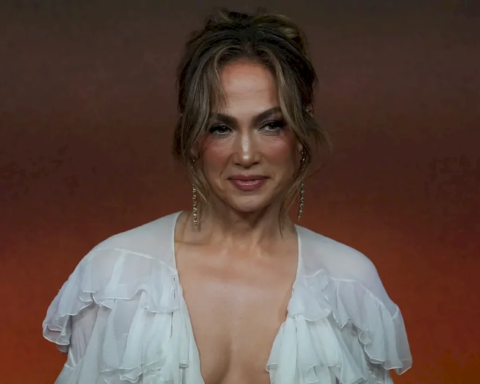 jlo’s-stunning-post-divorce-glow:-see-her-jaw-dropping-look!