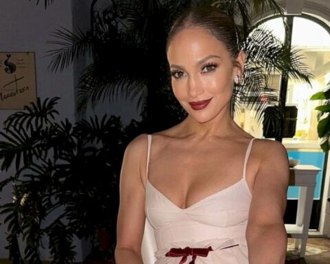 jennifer-lopez-hints-at-her-divorce-with-an-‘unbothered’-instagram-post