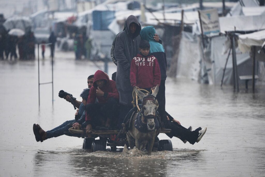 Severe winter storm puts 800,000 displaced Palestinians at risk, says UN