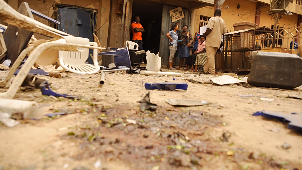 Gunmen attack bar in Jos, Nigeria, leaving 33 dead