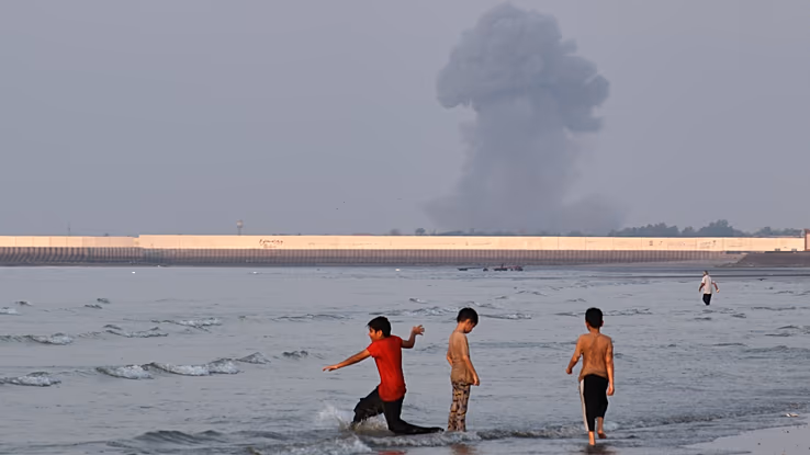 U.S., Iran trade claims over Strait of Hormuz as tensions escalate