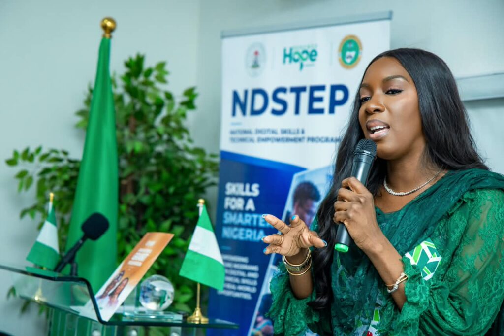 FG Supports Media Managers, Others With Digital Devices In Abuja