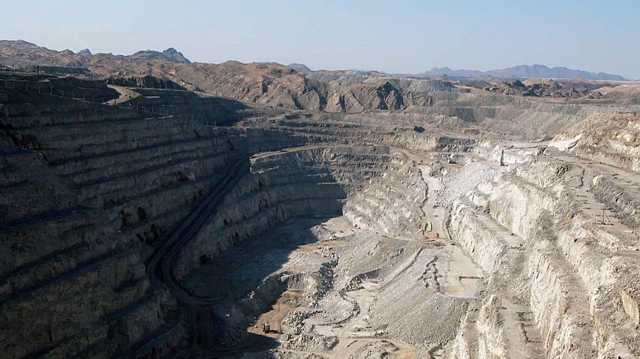 Niger seeks new investment as it tightens control over uranium sector